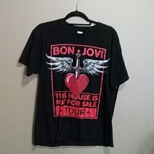 Graphic tshirt bon jovi this house is not for sale size large